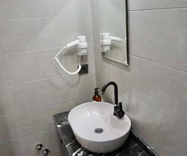 מלון Reynabe Boutique *