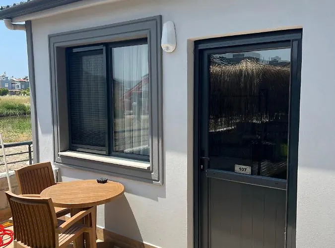 Reynabe Boutique * דיקילי